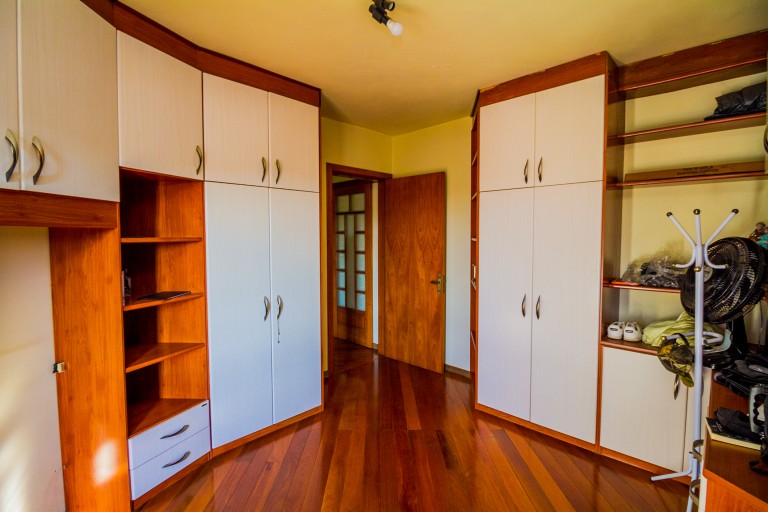 PRÉDIO RESIDENCIAL NO CENTRO DE VERANÓPOLIS-RS